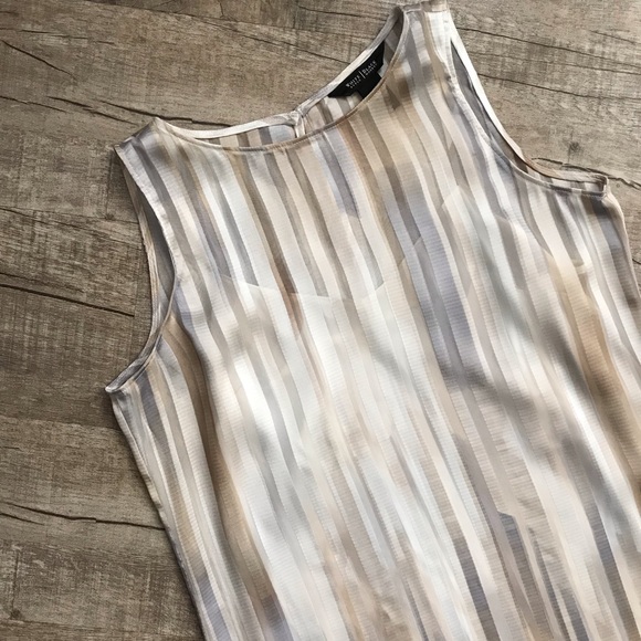 White House | Black Market Asymmetrical Blouse - Picture 2 of 7